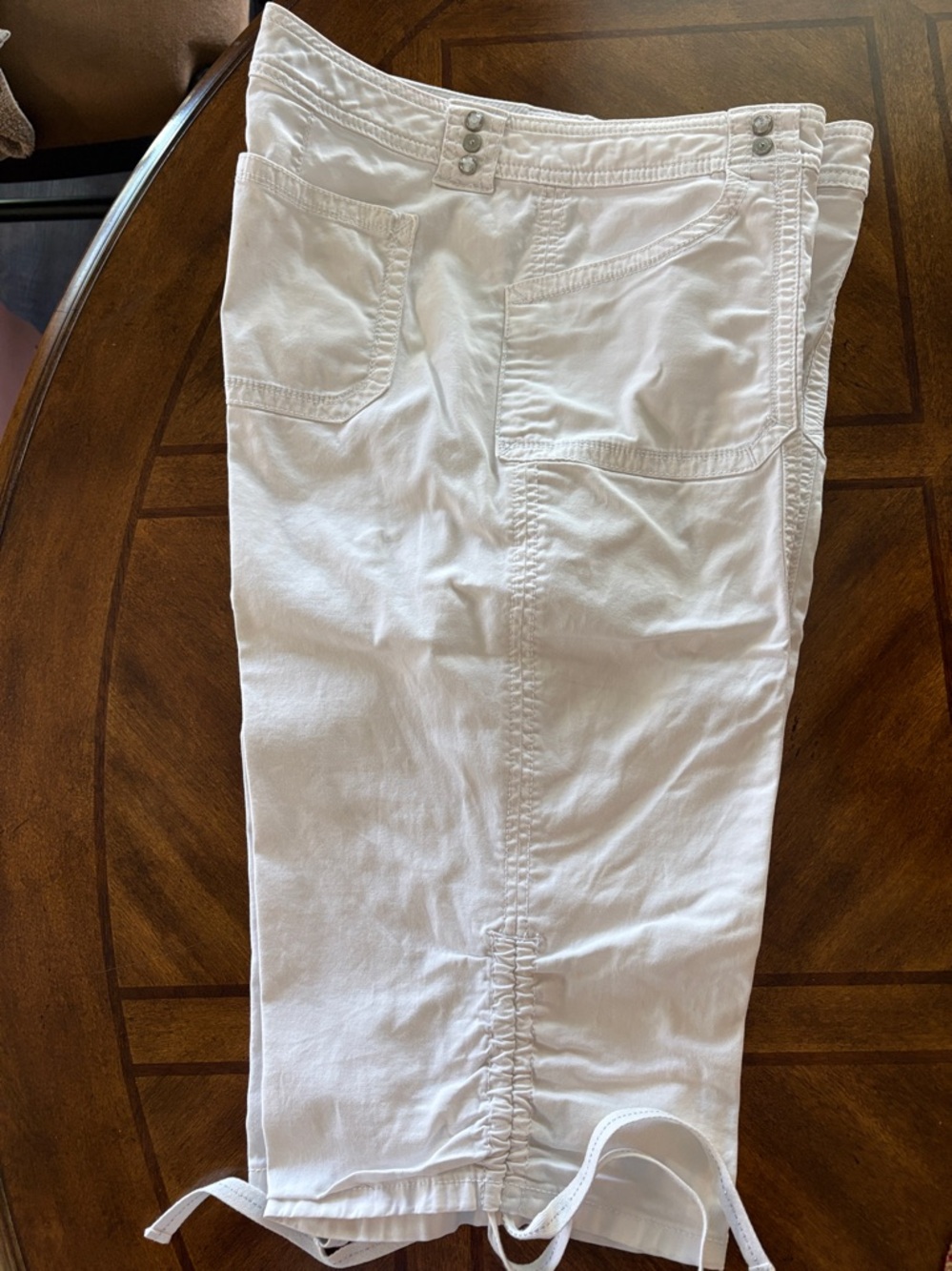 Nine West White Capri Pants